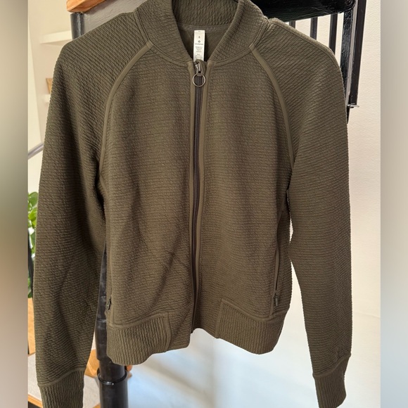 lululemon athletica Jackets & Blazers - Lululemon On Repeat Bomber Dark Olive Textured Full Zip Size 6
